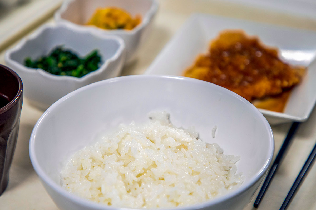 学生の胃袋と青春を支える！弘前大学生協食堂「Horest」が選んだ「はれわたり」