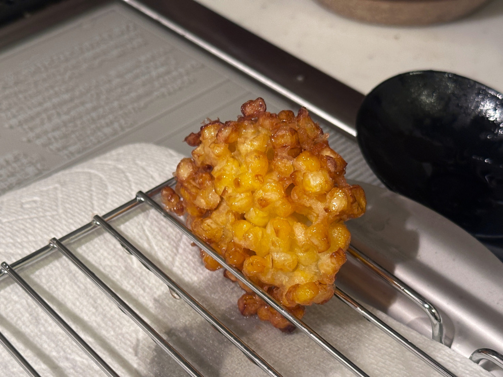 揚がったら油を切る